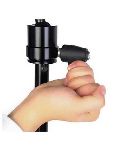 Apoyabrazos resistente y robusto, cojín grueso y cómodo de cuero.