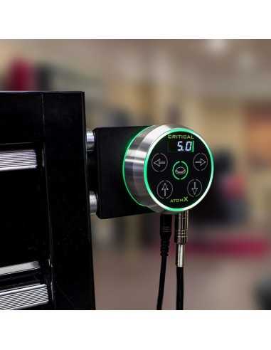 La Critical AtomX es una fuente de alimentación pequeña y muy fácil de usar.