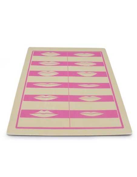 Piel sintética lisa para practicar micropigmentación.