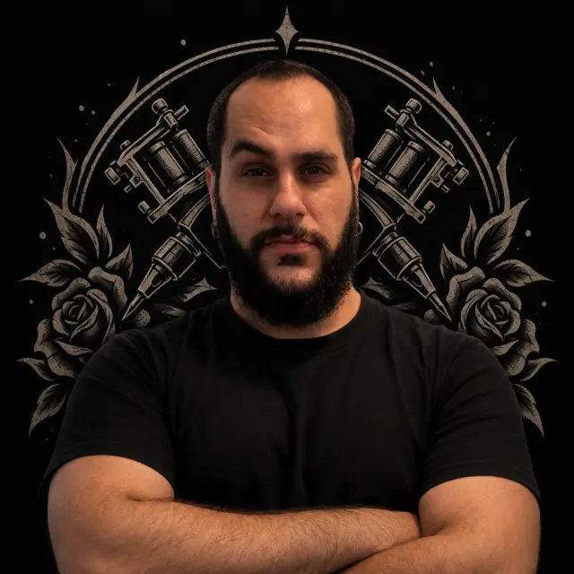 Retrato de Némesis Tattoo, tatuador en Morón de la Frontera, Sevilla