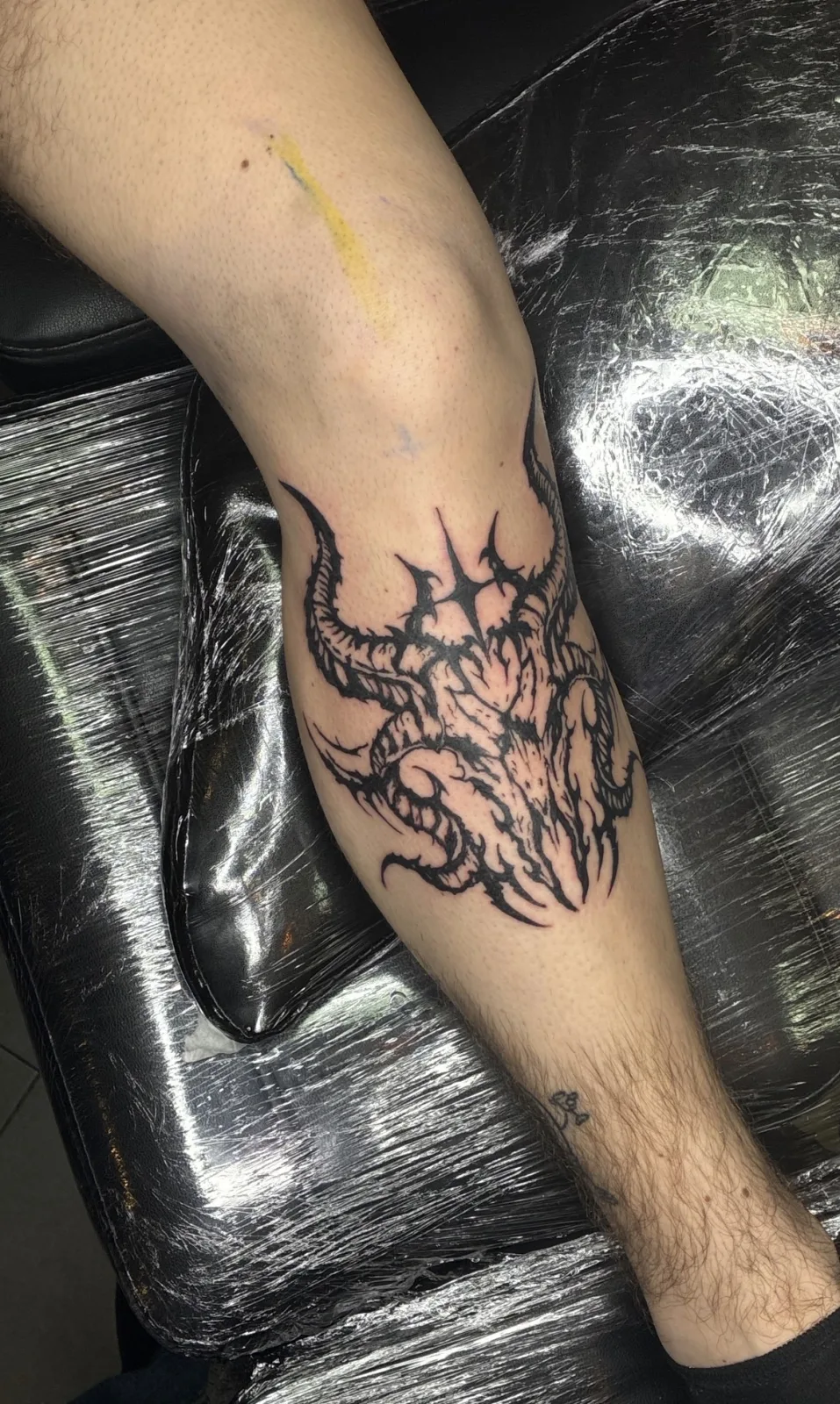 Tatuaje de @blvcked.tattoo en A Coruña