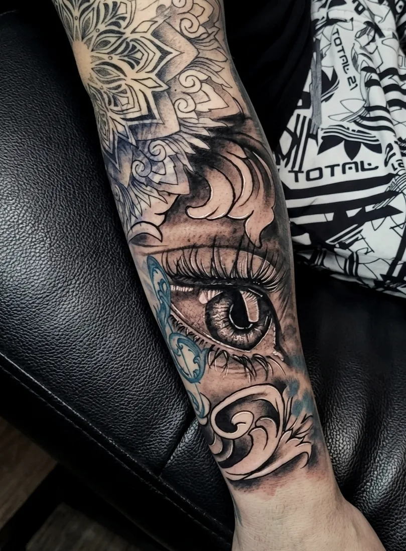 Tatuaje de Julián Castaño en Torrejón de Ardoz, Madrid