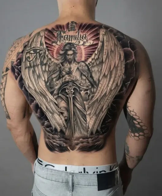 Tatuaje de Julián Castaño, tatuador en Torrejón de Ardoz